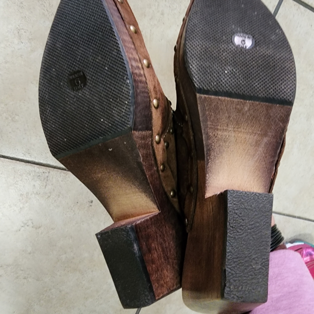 Donald Pliner Studded Suede Clog size 6 - Picture 13 of 13